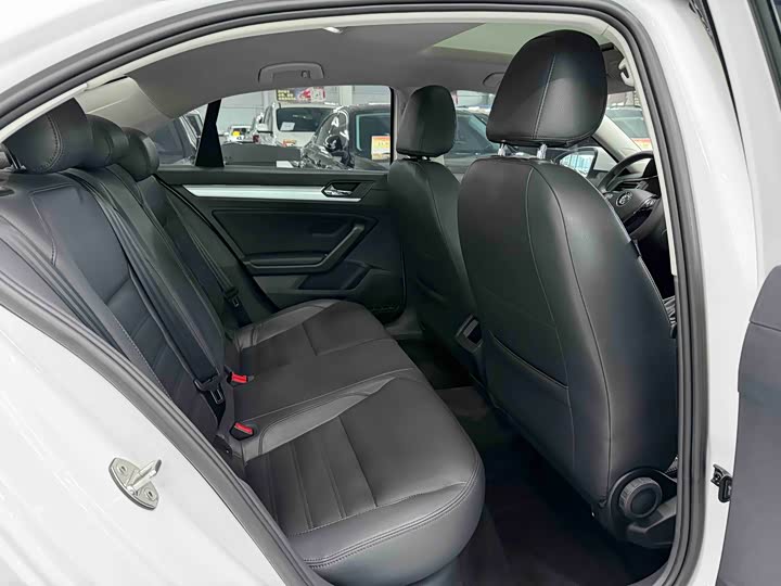 Фото 14 - Volkswagen Lamando L