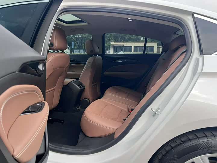 Фото 8 - Buick Regal