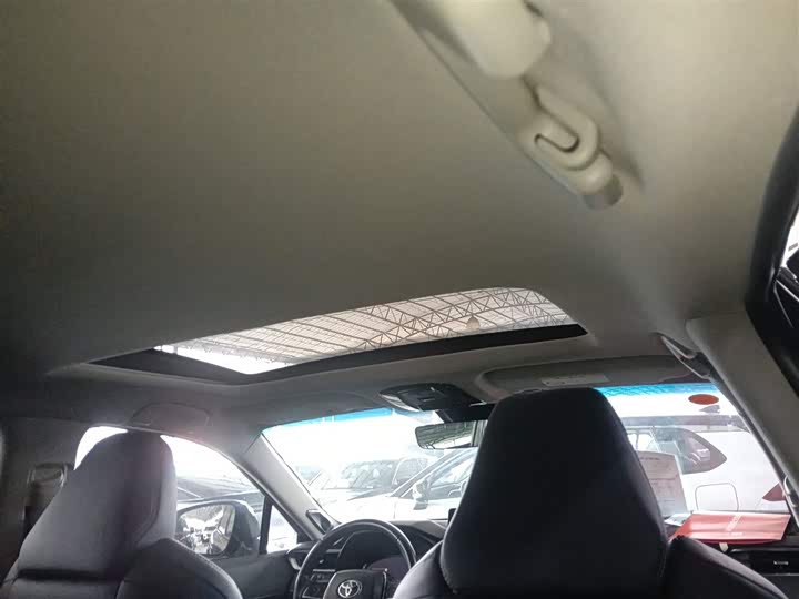 Фото 18 - Toyota Venza