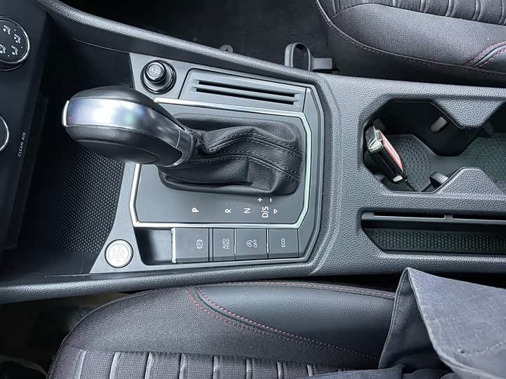 Фото 10 - Volkswagen Lavida