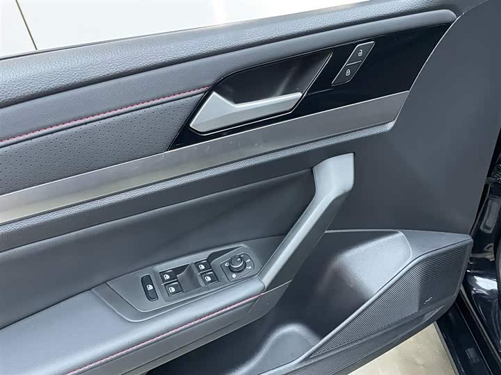 Фото 12 - Volkswagen Lavida