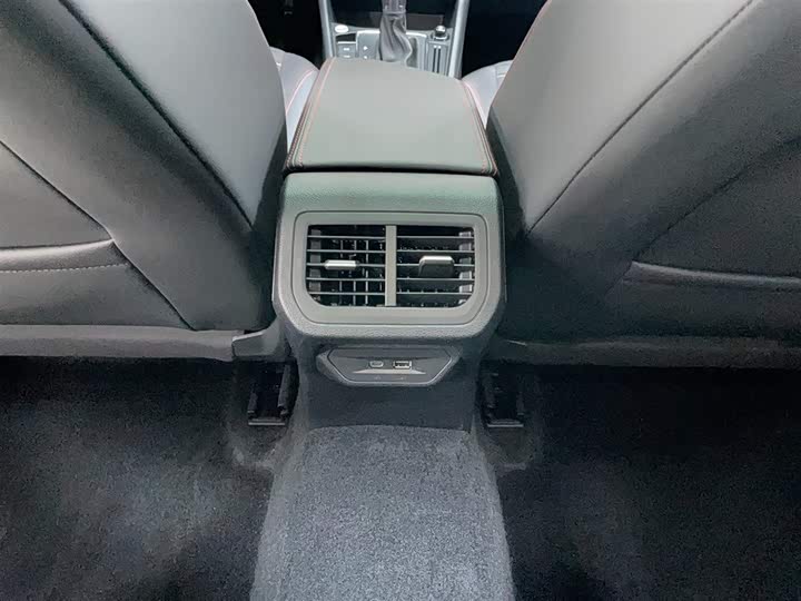 Фото 20 - Volkswagen Lavida