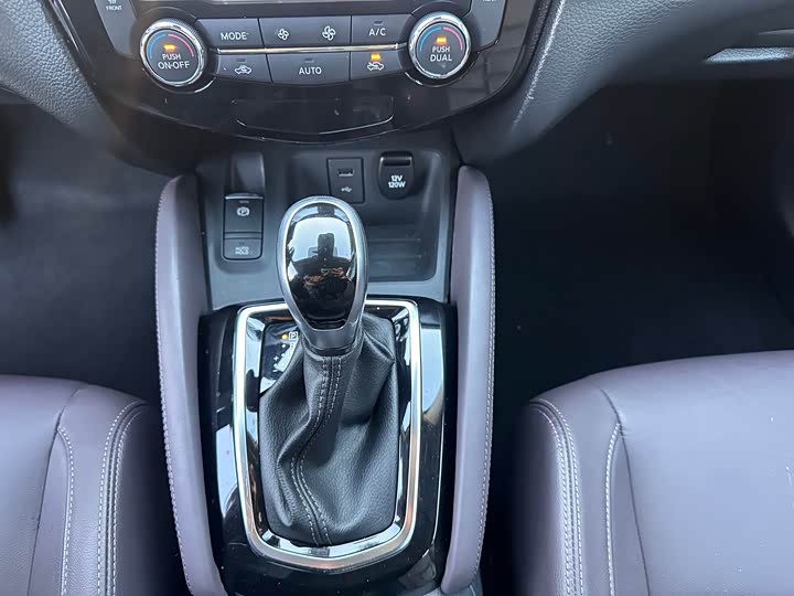 Фото 11 - Nissan Qashqai