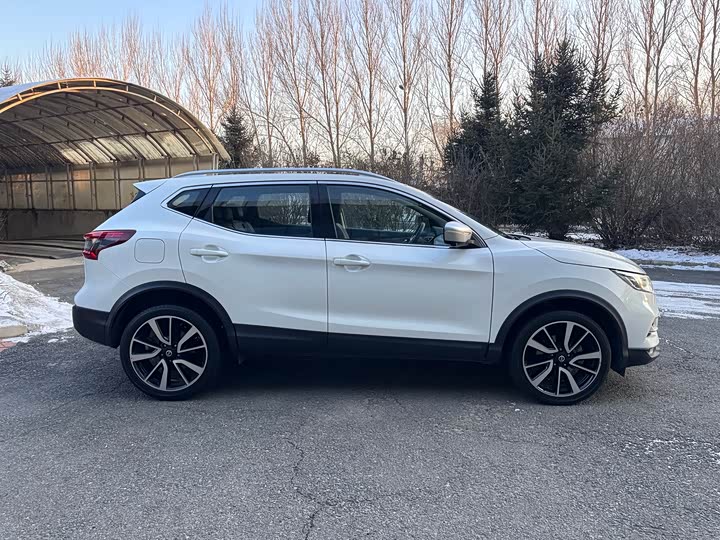 Фото 4 - Nissan Qashqai