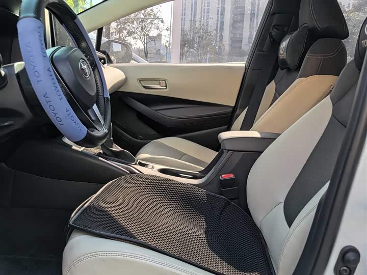 Фото 4 - Toyota Corolla