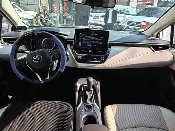 Фото 6 - Toyota Corolla