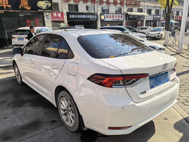 Фото 9 - Toyota Corolla