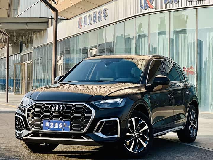 Фото 1 - Audi Q5L