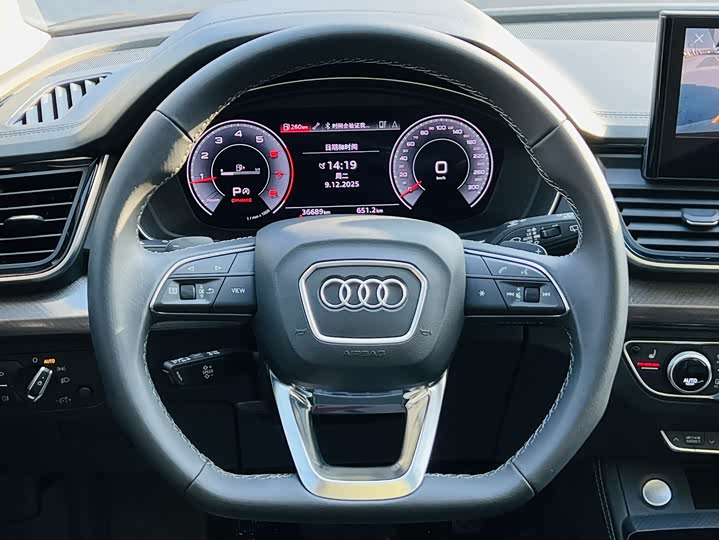 Фото 13 - Audi Q5L
