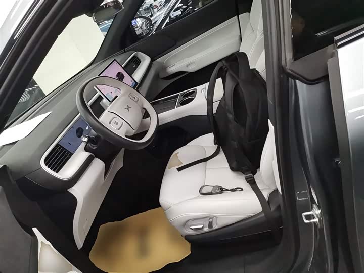 Фото 15 - XPeng G6