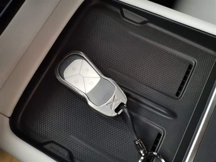 Фото 9 - XPeng G6