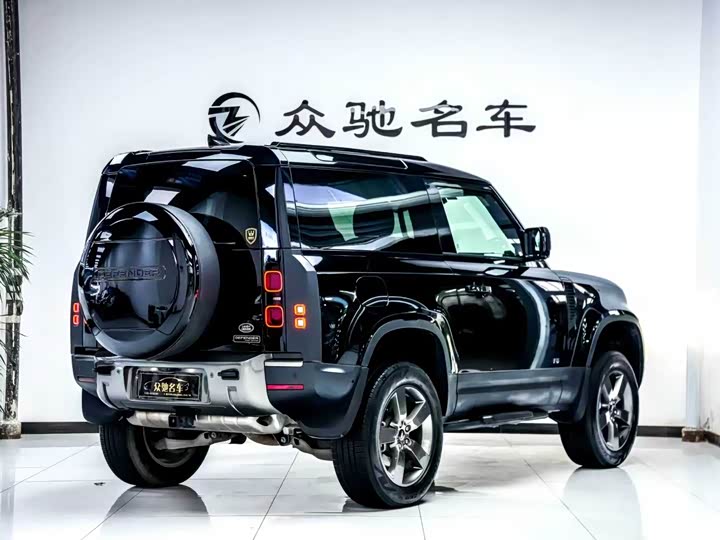 Фото 10 - Land Rover Defender