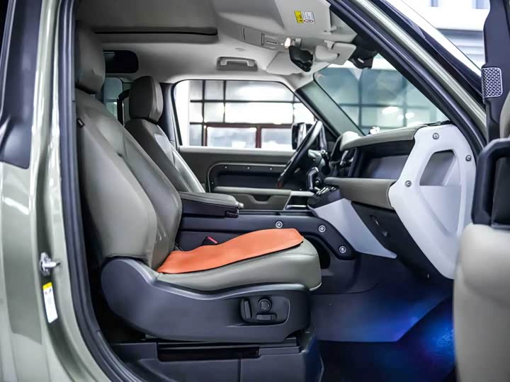 Фото 7 - Land Rover Defender