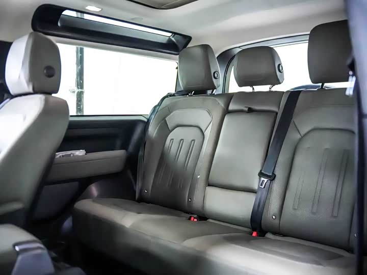 Фото 9 - Land Rover Defender