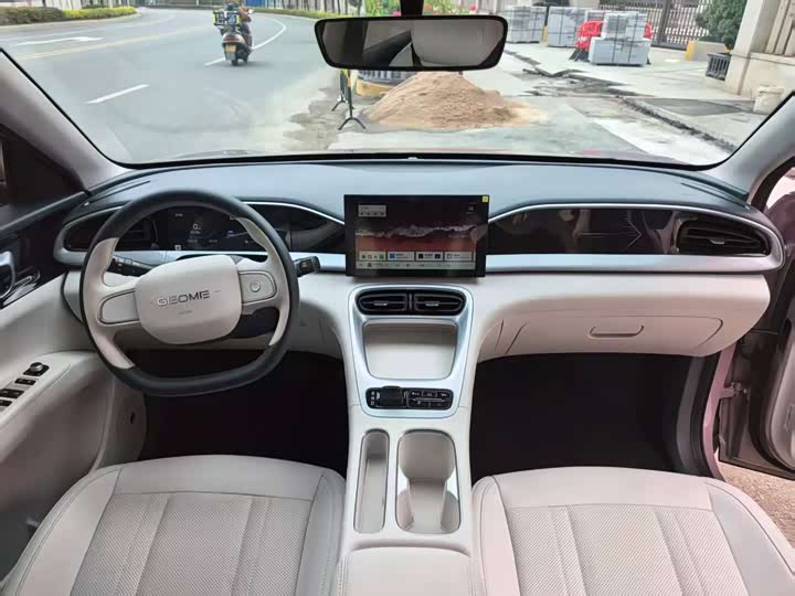 Фото 5 - Geely Galaxy Geome