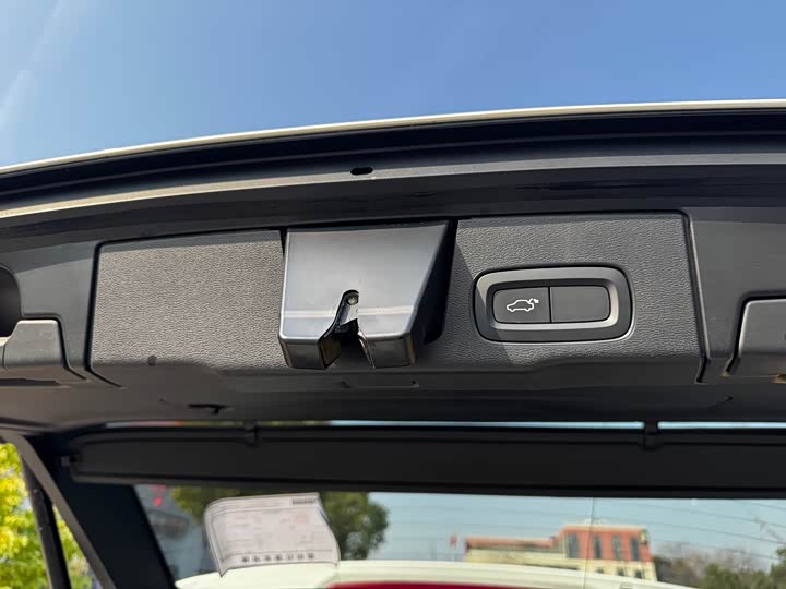 Фото 14 - Volvo XC60