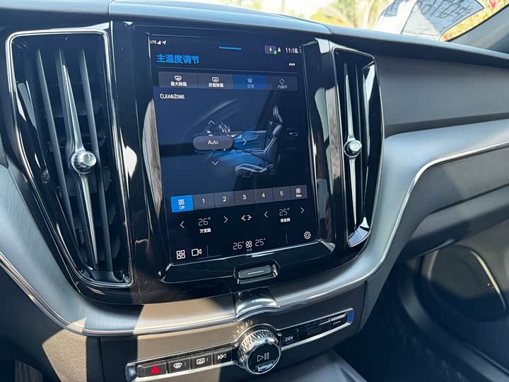 Фото 15 - Volvo XC60