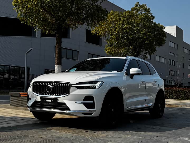 Фото 2 - Volvo XC60
