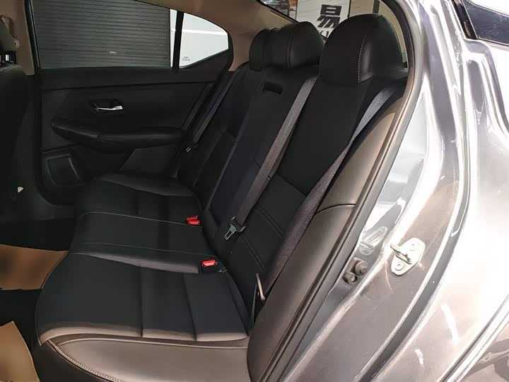 Фото 17 - Nissan Sylphy