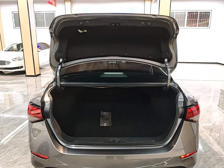 Фото 19 - Nissan Sylphy