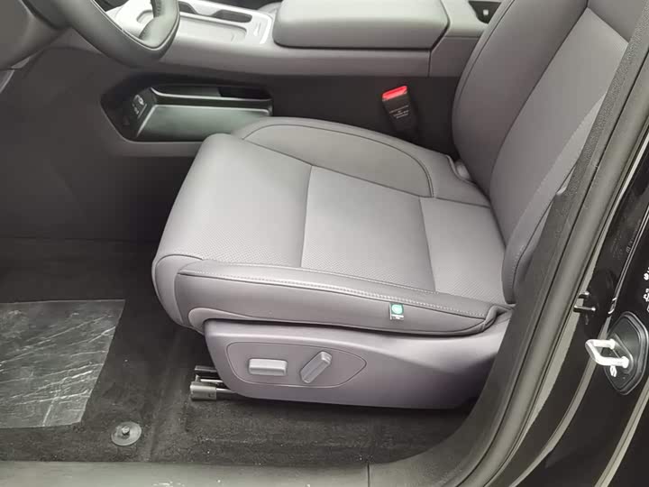 Фото 20 - Leapmotor C10