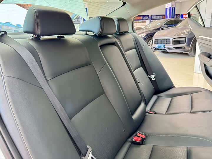 Фото 13 - Nissan Teana