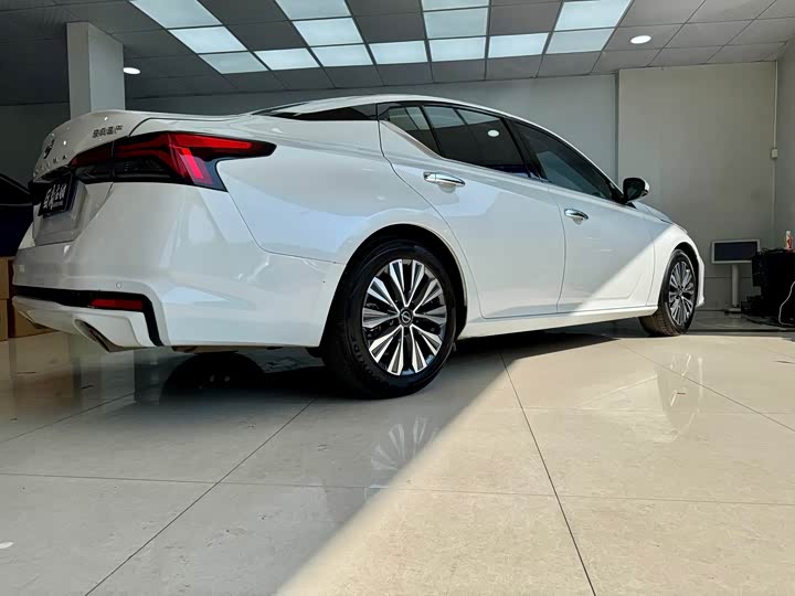 Фото 23 - Nissan Teana