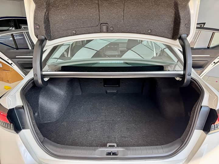 Фото 26 - Nissan Teana