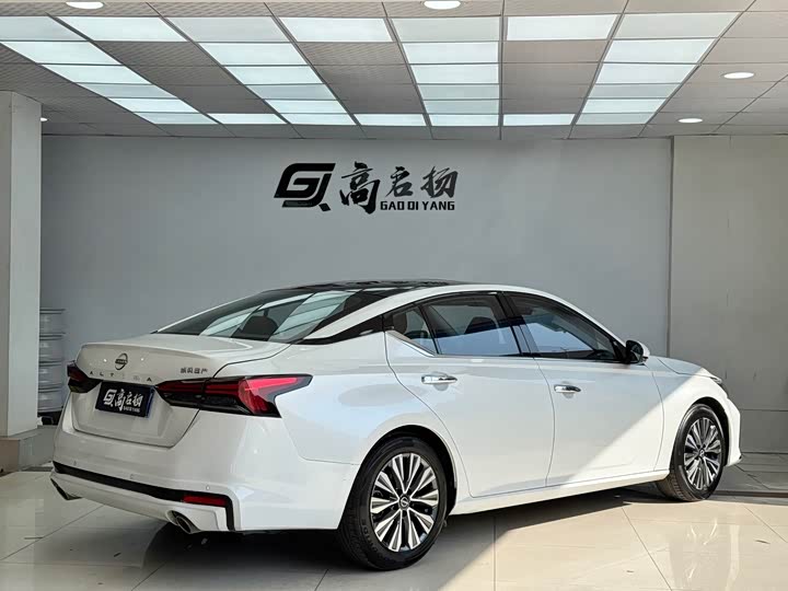 Фото 28 - Nissan Teana