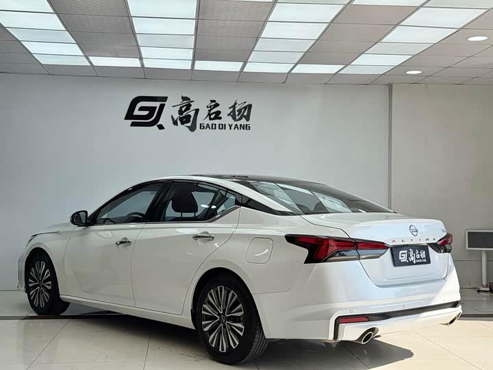 Фото 30 - Nissan Teana