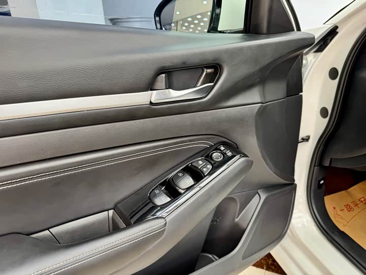 Фото 9 - Nissan Teana