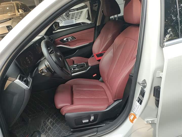 Фото 15 - BMW 3 Series