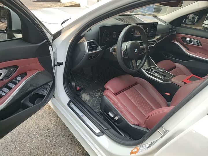 Фото 16 - BMW 3 Series