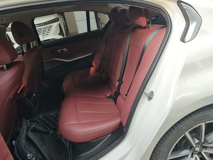 Фото 17 - BMW 3 Series