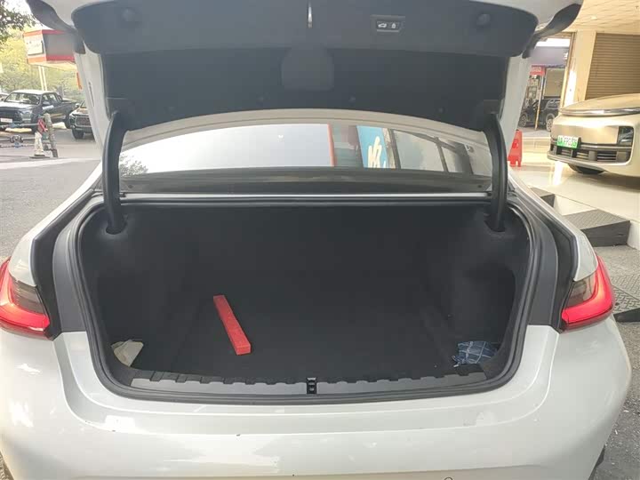 Фото 19 - BMW 3 Series