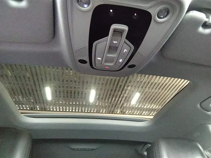 Фото 18 - Audi A6L