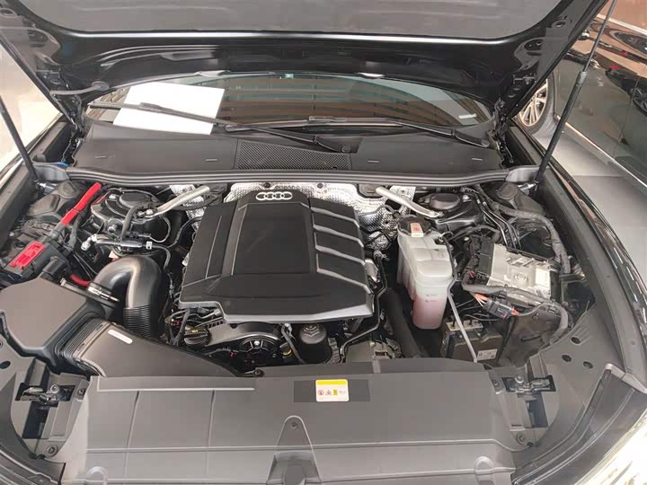 Фото 20 - Audi A6L