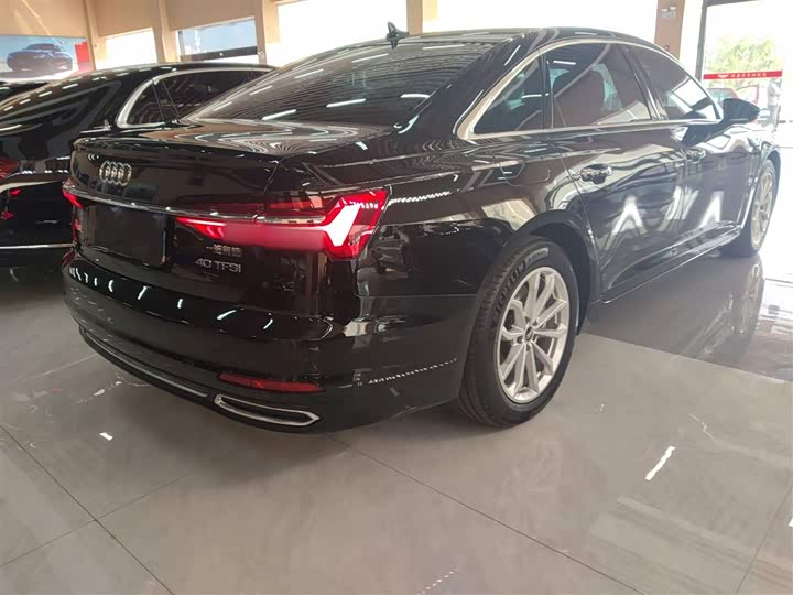 Фото 7 - Audi A6L