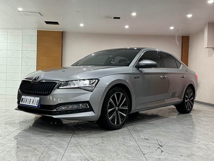 Фото 1 - Skoda Superb
