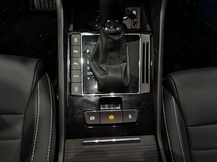 Фото 13 - Skoda Superb