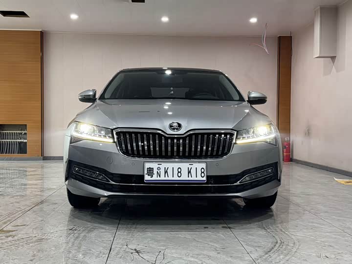 Фото 2 - Skoda Superb