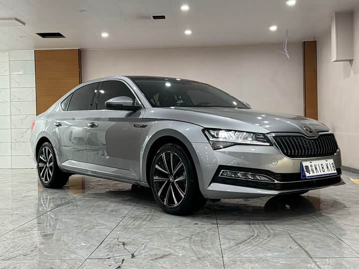 Фото 3 - Skoda Superb