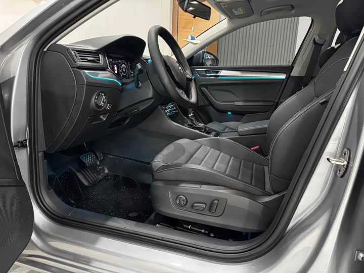 Фото 7 - Skoda Superb