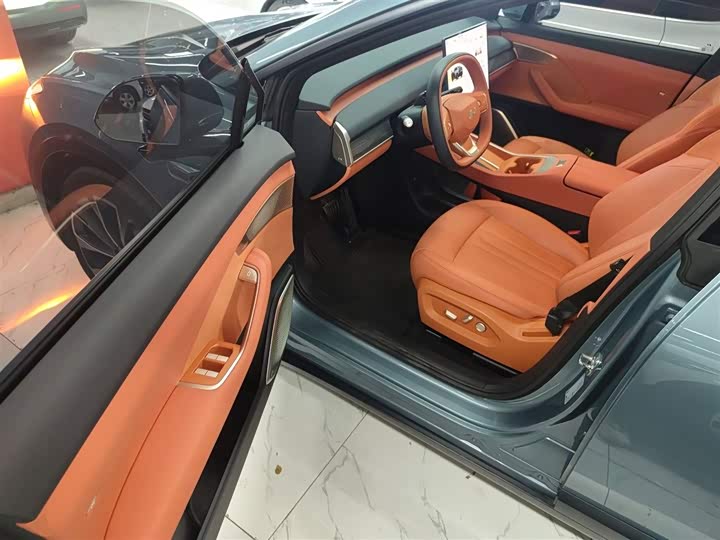 Фото 13 - Nio Onvo L60