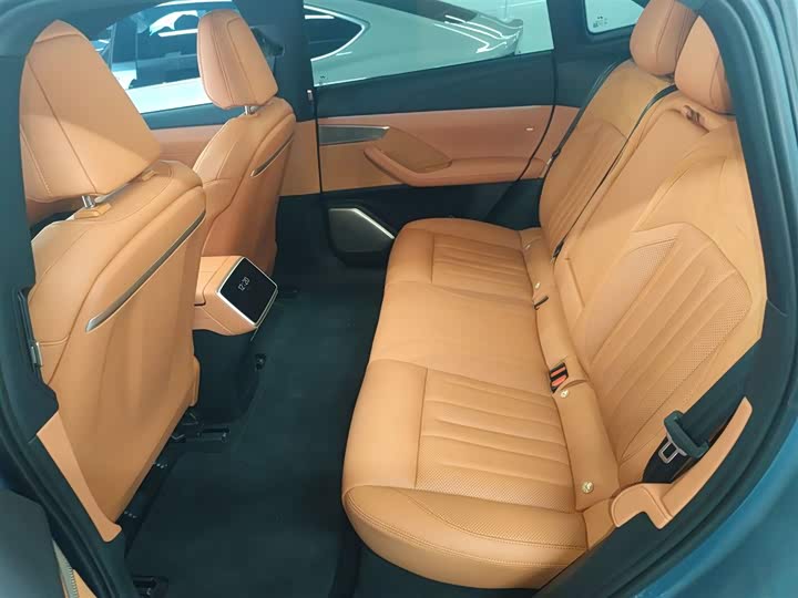 Фото 14 - Nio Onvo L60