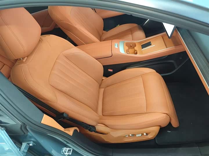 Фото 17 - Nio Onvo L60