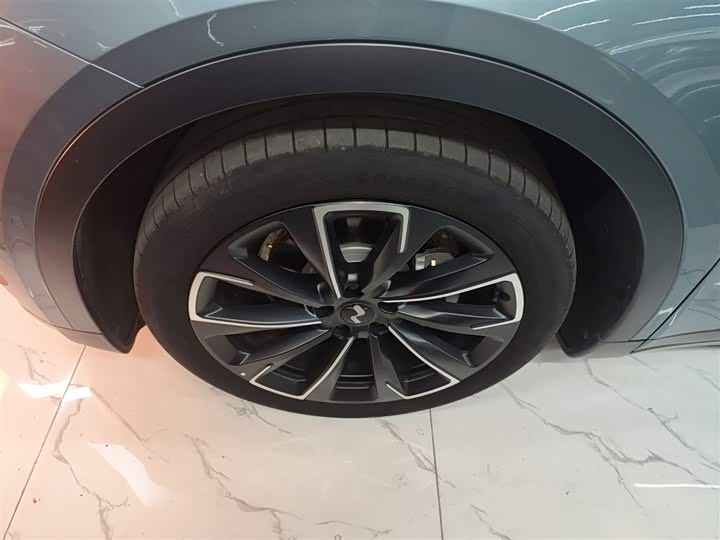 Фото 25 - Nio Onvo L60