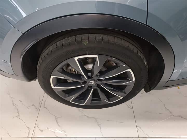 Фото 26 - Nio Onvo L60