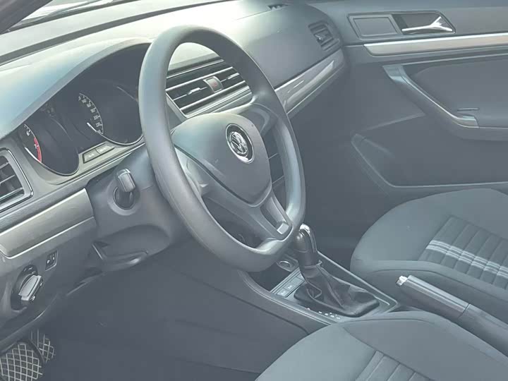 Фото 4 - Volkswagen Lavida