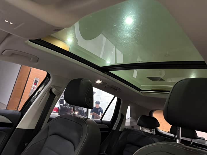 Фото 15 - Volkswagen Tayron